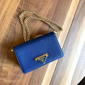 SOLD✨ Prada Crossbody WOC Gold Flip Lock Bag